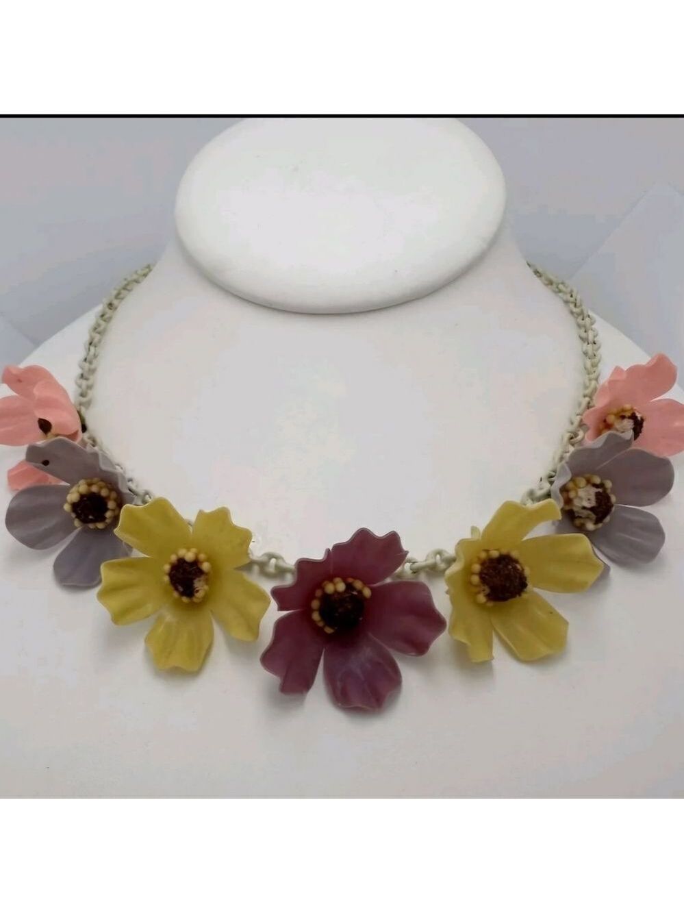 VINTAGE ART DECO CELLULOID FLOWER ON ENAMELED METAL CHAIN CHARM DANGLE NECKLACE